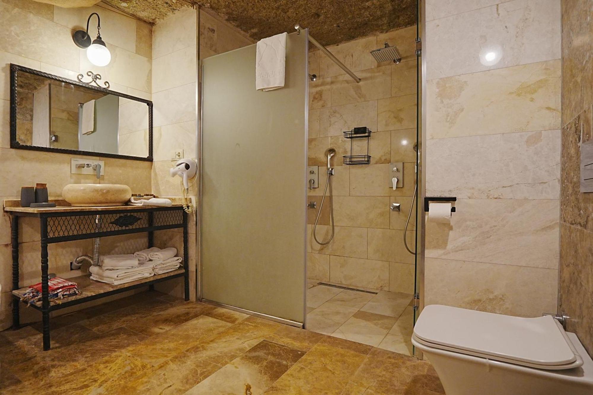 Kayra Cave Suites เกอเรเม ภายนอก รูปภาพ